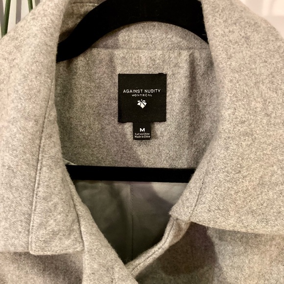 Against nudity fall/spring woman’s coat, medium size. - Picture 2 of 6